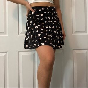 NWOT F21 black floral button detail mini skirt